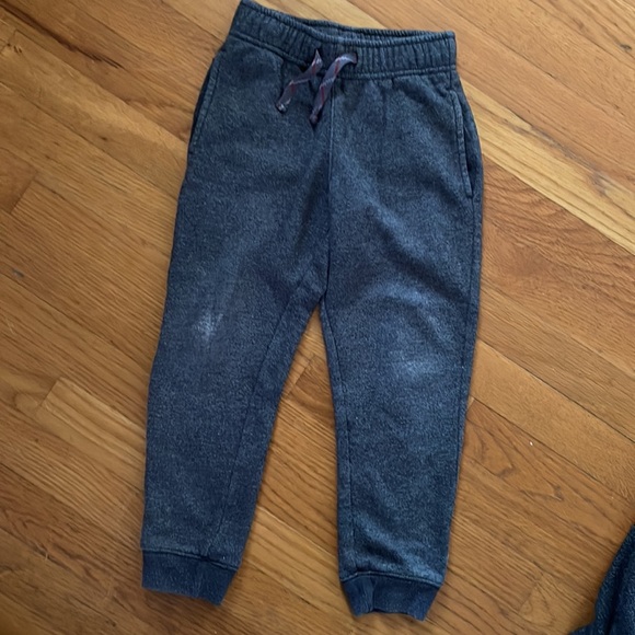 Boys XS Grey Joggers and Shirt - Picture 4 of 6